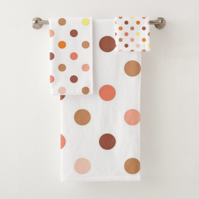 Polka dot pattern bath towel set (Insitu)