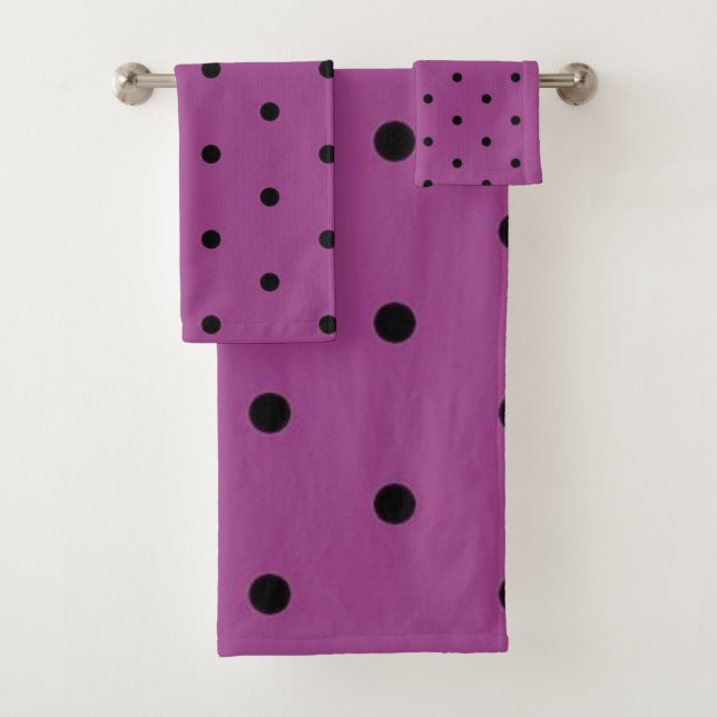 Polka dot pattern bath towel set (Insitu)