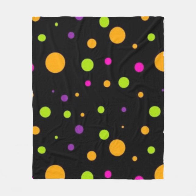 Polka dot pattern fleece blanket (Front)