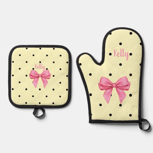 Polka dot pink and bow oven mitt & pot holder set (Front)
