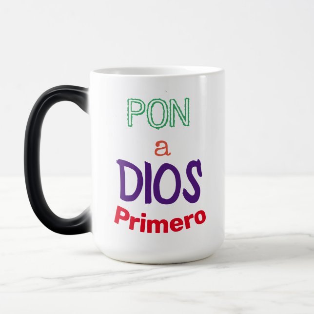 pon a Dios Primero Button Magic Mug (Left)