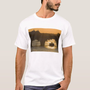 Pont Neuf, Seine, sunset, Paris, FranceMusee T-Shirt