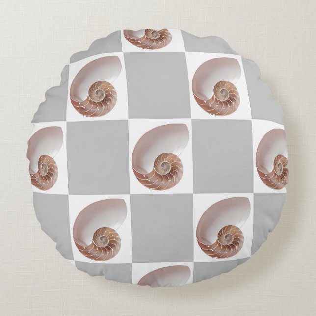 Porcelain Seashell Minimalist Chequerboard Pattern Round Cushion (Front)