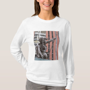 Portlandia statue, Portland, Oregon T-Shirt