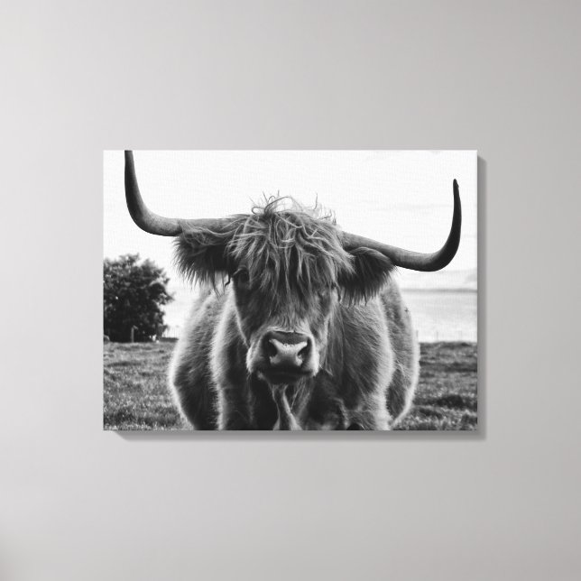 Portrait of bull canvas print (Front)