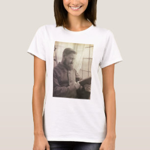 Portrait of George Bernard Shaw (1856-1950) as a Y T-Shirt