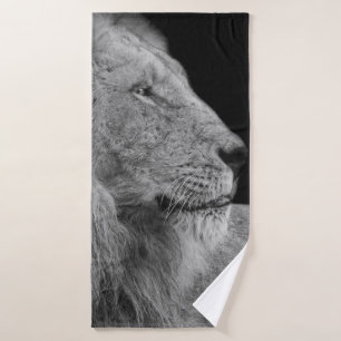 PORTRAIT OF THE KING BATH TOWEL