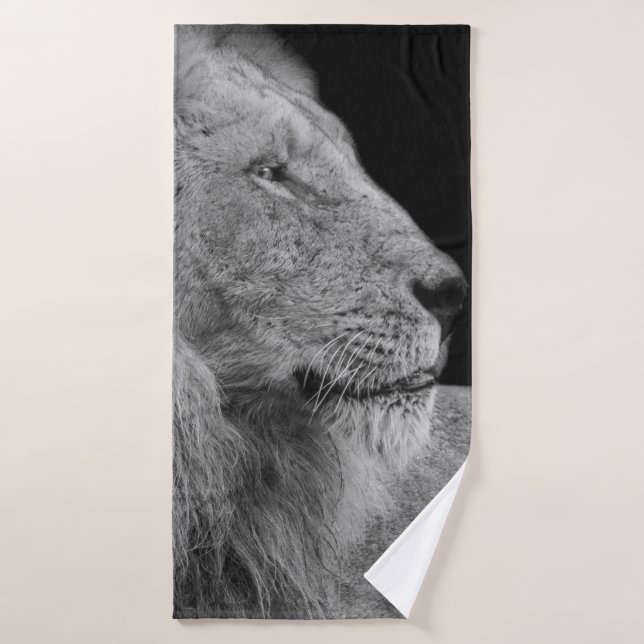 PORTRAIT OF THE KING BATH TOWEL (Bath Towel)