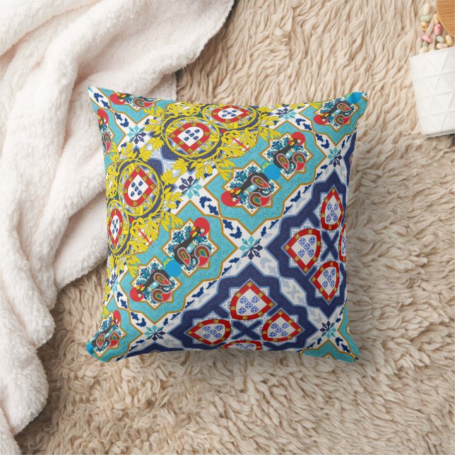 Portuguese designs throw pillow (Blanket)