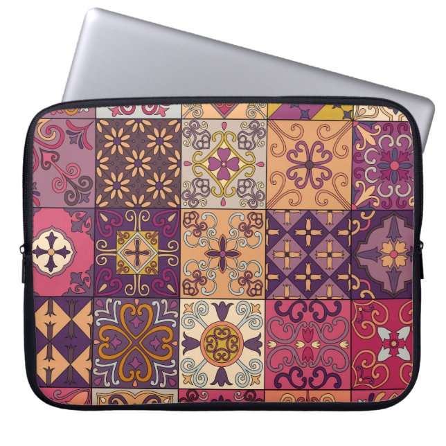 Portuguese tiles: talavera style pattern. laptop sleeve (Front)