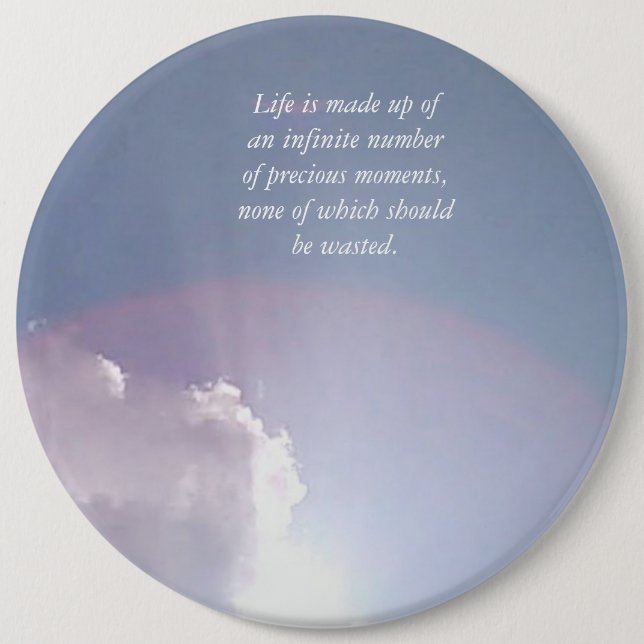 PRECIOUS MOMENTS 6 CM ROUND BADGE (Front)