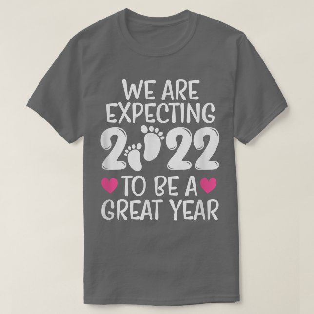 Pregnancy Announcement 2022 Mom Dad To Be Baby Foo T-Shirt (Design Front)