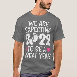 Pregnancy Announcement 2022 Mom Dad To Be Baby Foo T-Shirt