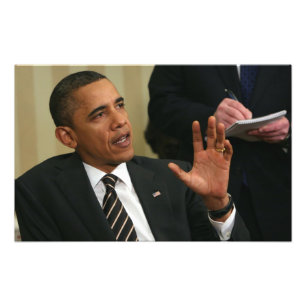 President Barack Obama talks to the press Photo Print