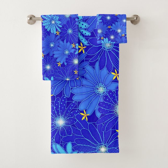 Pretty Blue Daisy Pattern  Bath Towel Set (Insitu)