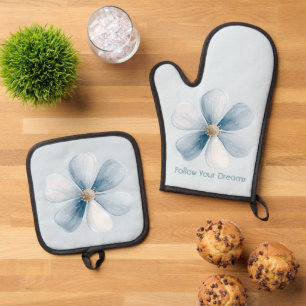 Pretty Blue Flower Oven Mitt & Pot Holder Set