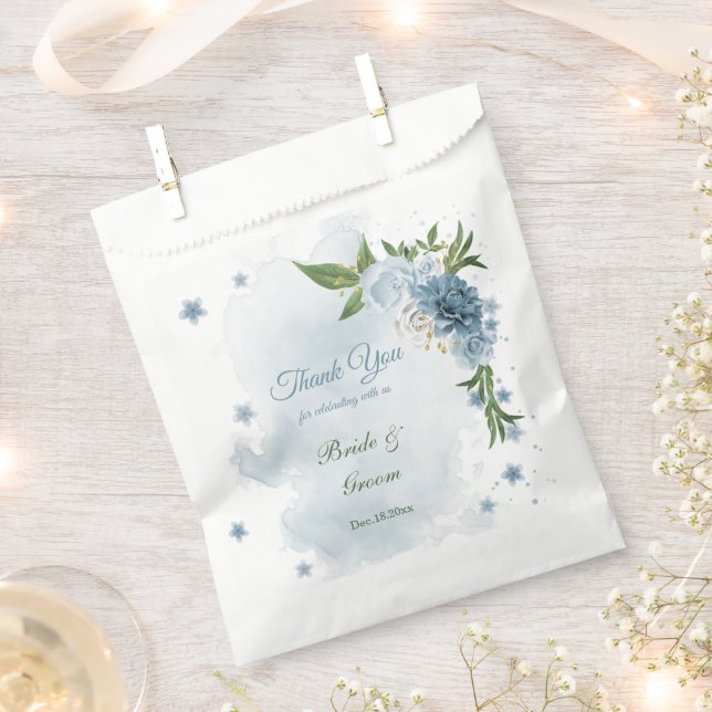 pretty blue flowers greenery  favour bags (Clipped)