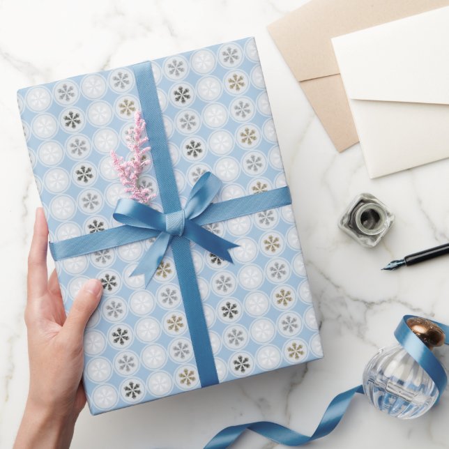 Pretty blue white Christmas snowflakes gift wrap (Gifting)