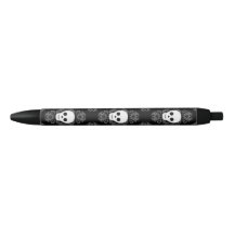 Pretty Gothic Victorian skull pattern