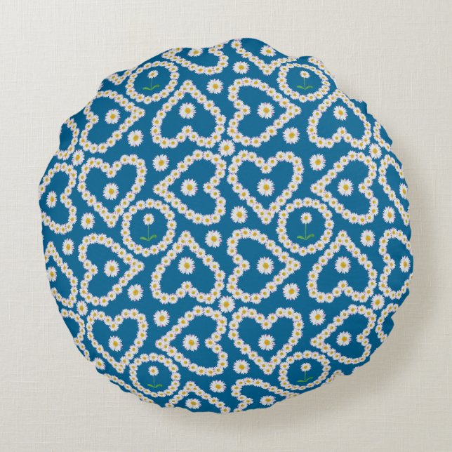 Pretty Heart-shaped Daisy Chains on Blue, Round Cushion (Back)