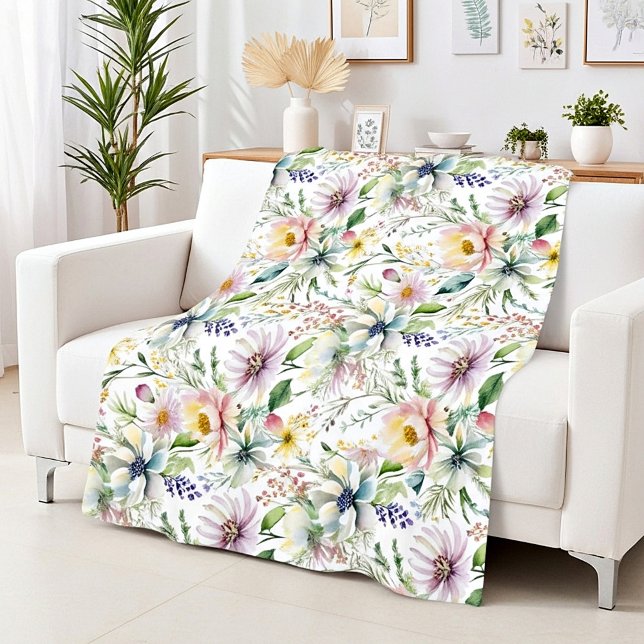 Pretty pastel floral pattern fleece blanket (Creator Uploaded)