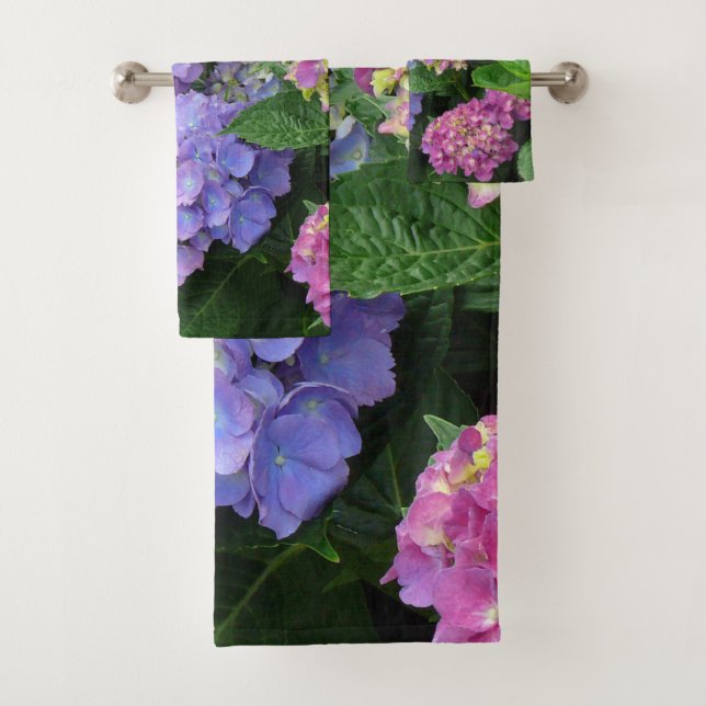 Pretty Purple and Pink Hydrangea Flowers Bath Towel Set (Insitu)