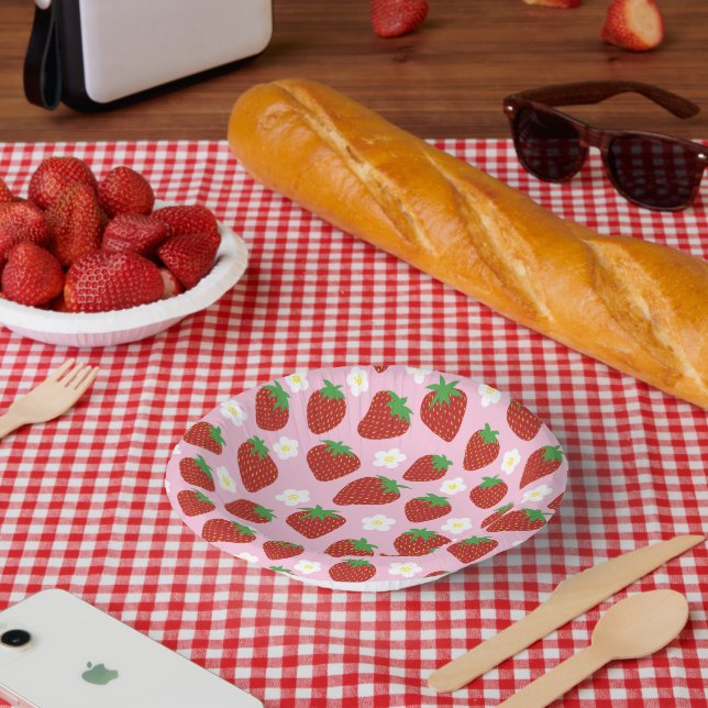 Pretty summer strawberry pattern paper plate (Picnic)