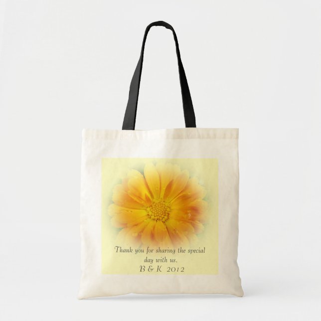 pretty yellow daisy flower tote bag (Front)