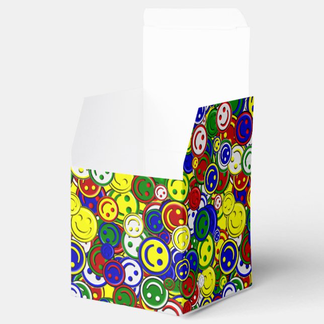 Primary Happy Face Allover Beads Favour Box (Opened)