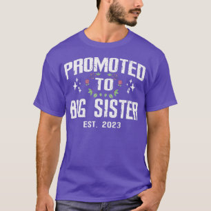Promoted To Big Sister Est 2023  Pregnancy Tee wit