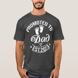 Promoted To Dad 2023 Pregnancy Announcement Dad  T-Shirt
