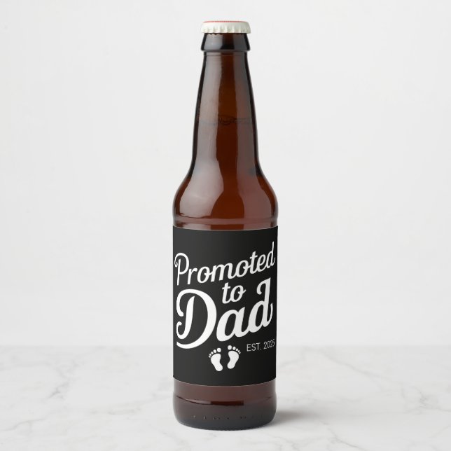 Promoted To Dad EST 2025 Funny Soon To Be Dad Beer Bottle Label (Front)