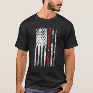 Promoted To Daddy Est 2023 Fathers Day New Dad US  T-Shirt