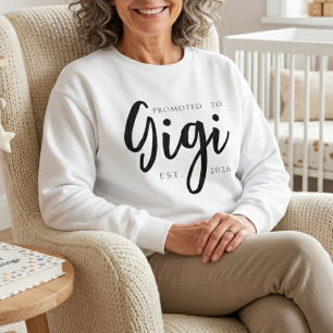 Promoted To Gigi Cosy Family Script Design Sweatshirt