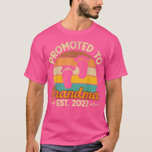 Promoted To Grandma 2022 Retro Pregnancy Announce T-Shirt