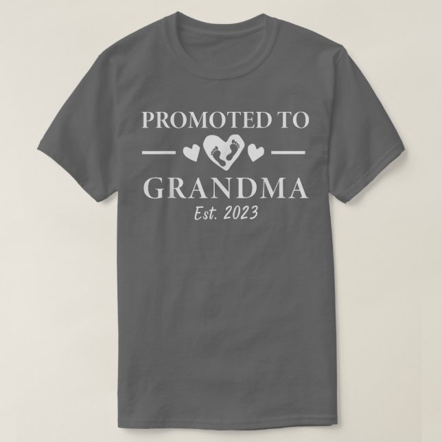 Promoted To Grandma 2023 Grandma Pregnancy Announc T-Shirt (Design Front)