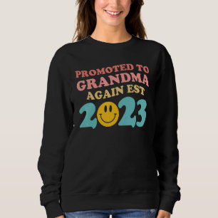 Promoted To Grandma Again 2023 Mothers Day Nana Gi Sweatshirt