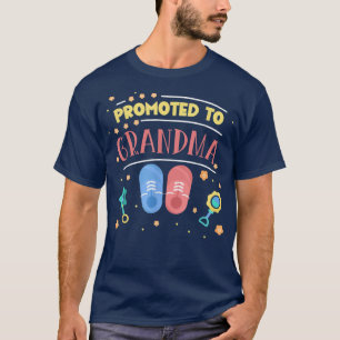 Promoted To Grandma Design Soon To Be Grandma T-Shirt