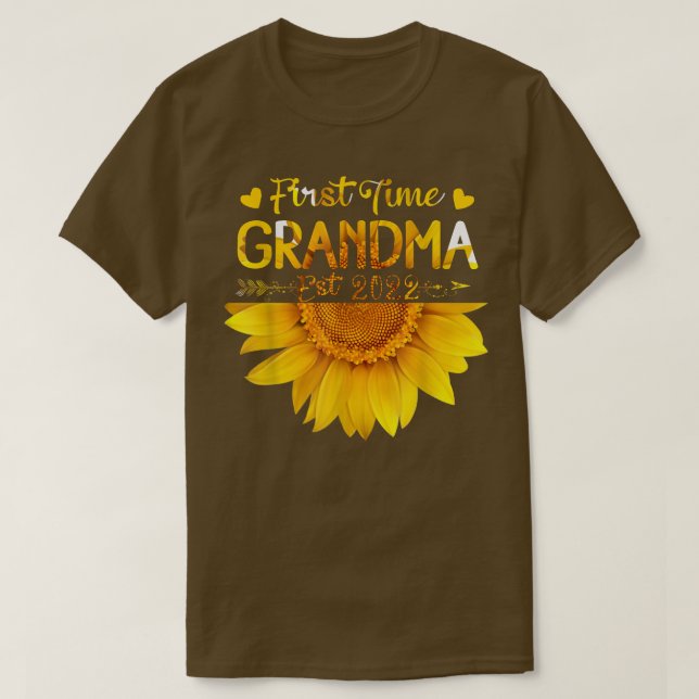 Promoted To Grandma Est 2022 First Time Grandma Su T-Shirt (Design Front)