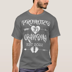 Promoted To Grandma EST 2022 Pregnancy Reveal  T-Shirt