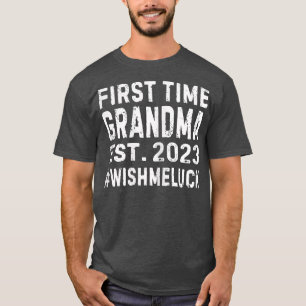 Promoted to Grandma Est 2023  Announce pregnancy  T-Shirt