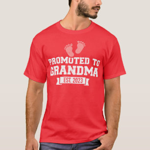 Promoted to grandma est 2023 T-Shirt