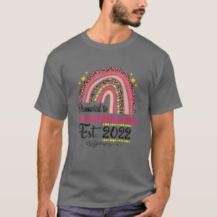 Promoted To Grandmama Est. 2022 Rainbow Mother's D T-Shirt