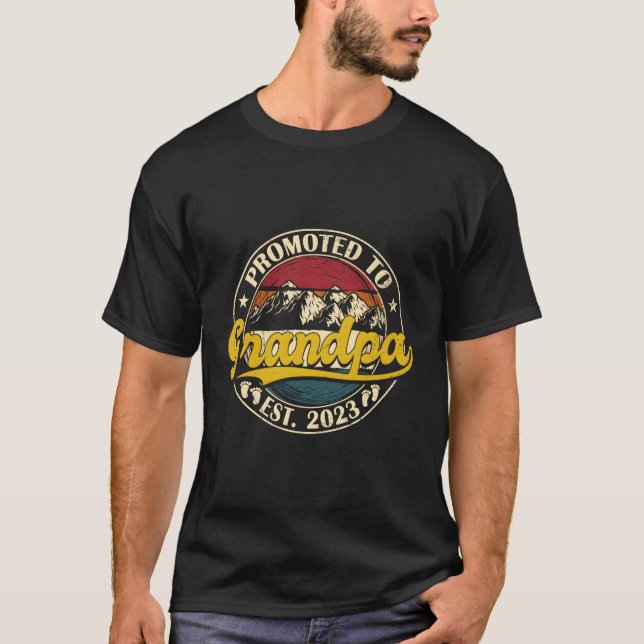 Promoted To Grandpa Est 2023 New Grandpa First Gra T-Shirt (Front)