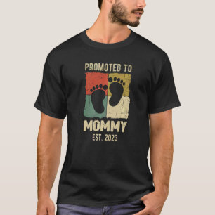 Promoted to Mummy Est 2023 Baby Feet Pregnancy Ann T-Shirt