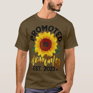 Promoted To Mummy EST 2023 Sunflower Cute T-Shirt