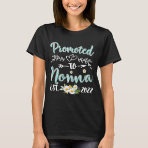 Promoted to Nonna Est 2022 Women Daisy First Time T-Shirt