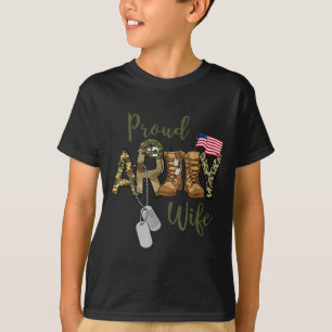 Proud army wife military wife with dog tag us flag T-Shirt