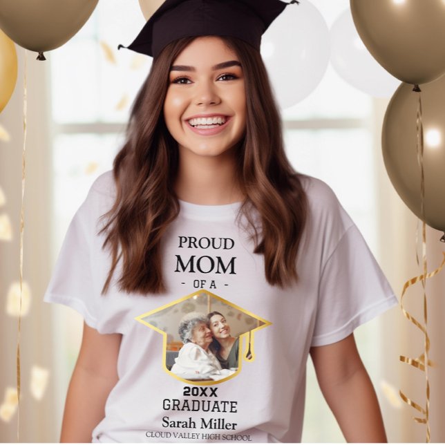Proud Mum of a 2025 Graduate With a Photo & Name T-Shirt (Creator Uploaded)