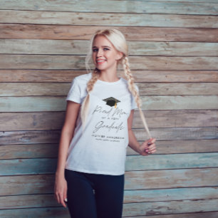 Proud mum of a class of 2022 graduate script T-Shirt